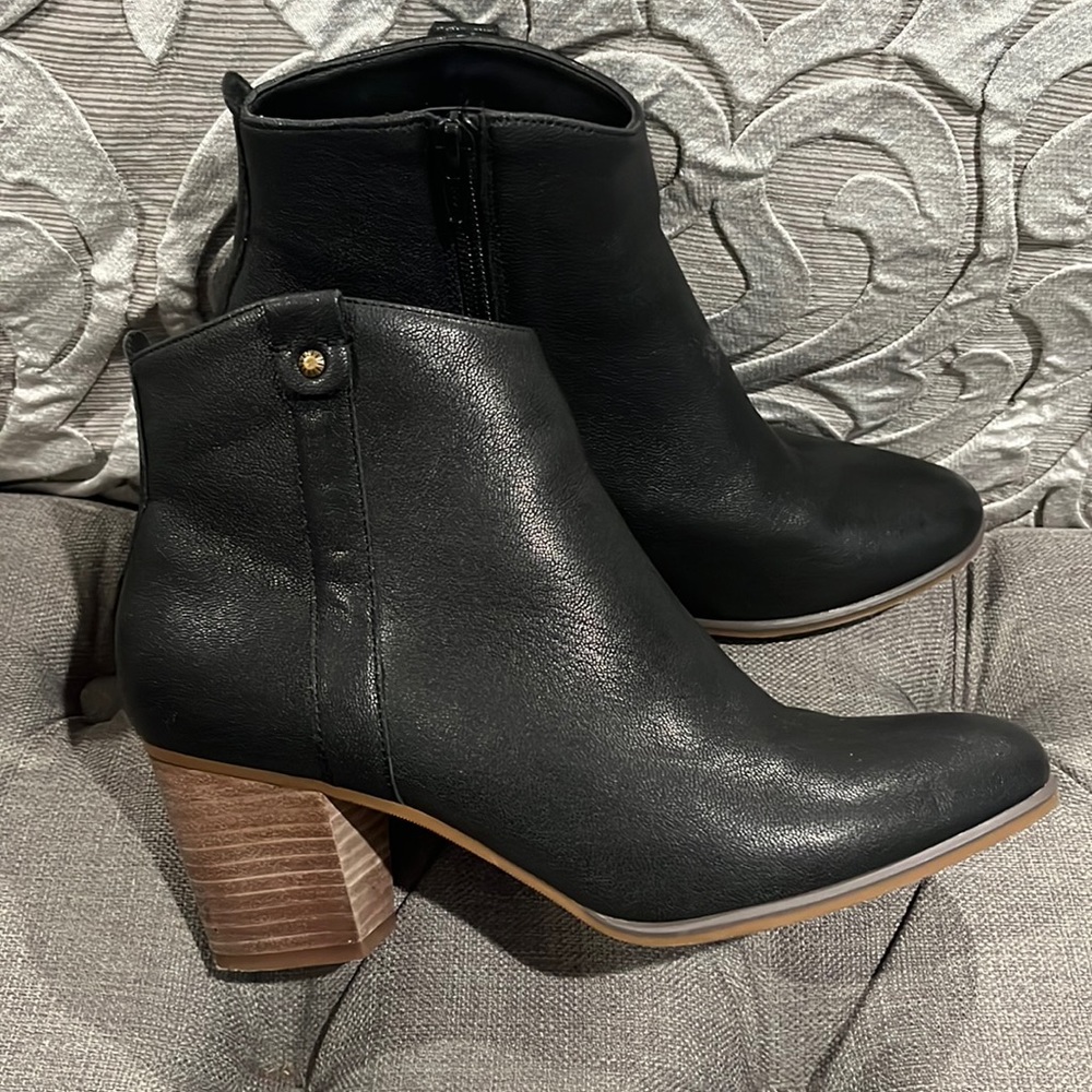 BASS Black Bootie-size 7.5